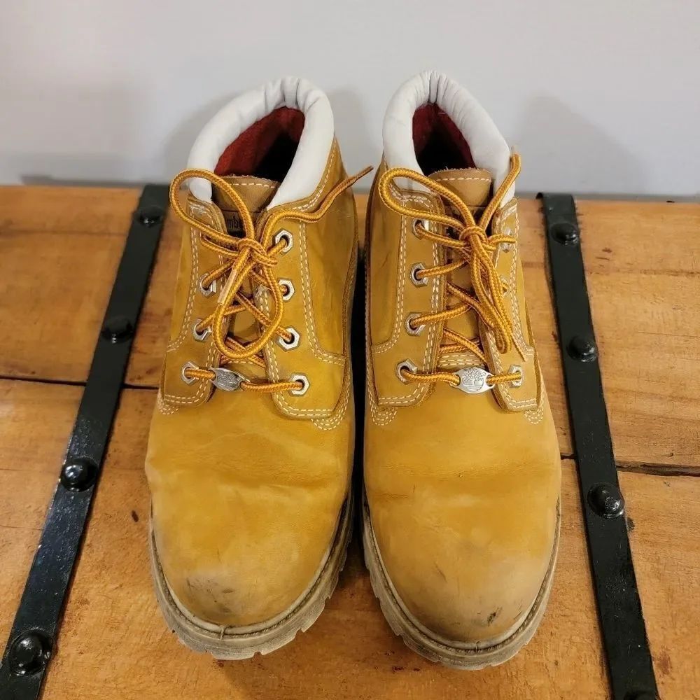 Timberland Boots Womens 23391 Waterproof leather size 8.5
